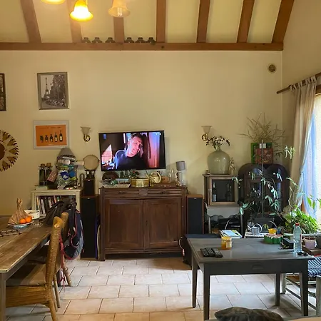 Δωμάτια σε οικογενειακή κατοικία Chez Claire *